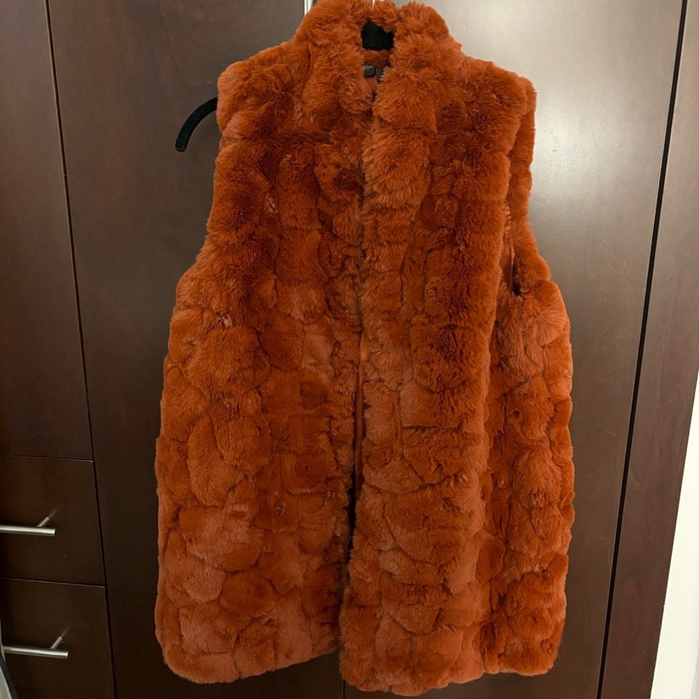 FAUX FUR VEST